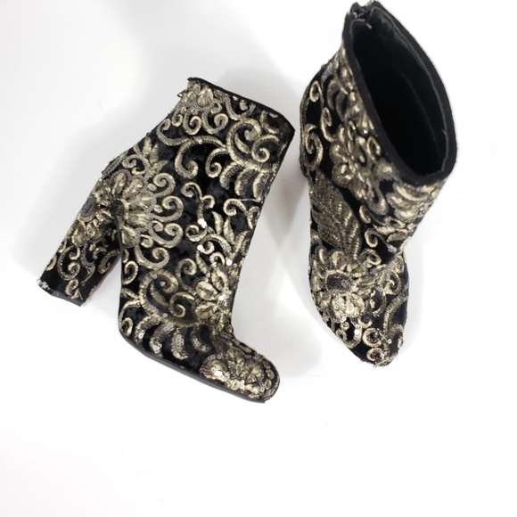 Shoes - Wild DNA Black & Gold Brocade Ankle Boot Sz 7
